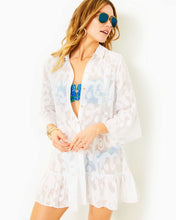 Load image into Gallery viewer, Linley Coverup - Resort White Poly Crepe Swirl Clip