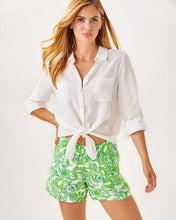 Load image into Gallery viewer, 4" Lilo Linen Short - Resort White Daffodil Hill