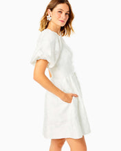 Load image into Gallery viewer, Knoxlie Dress - Resort White Organza Bloom Jacquard
