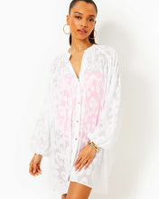 Load image into Gallery viewer, Andrae Cover-Up - Resort White Poly Crepe Swirl Clip