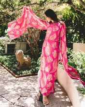 Load image into Gallery viewer, Madelyn Silk Boat Neck Maxi Caftan - Parigi Pink Shes So Fly Metallic Clip