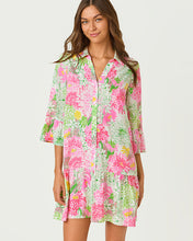 Load image into Gallery viewer, Rayanna Tunic Shirtdress - Resort White Mum Patch
