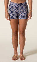 Load image into Gallery viewer, Palm Reader Nola Short