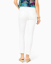 Load image into Gallery viewer, 29" South Ocean High-Rise Skinny Pant - Resort White