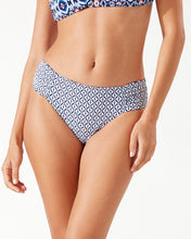 Load image into Gallery viewer, Island Cays Ikat Reversible Hipster Bikini Bottoms - Mare Navy Rev