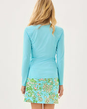 Load image into Gallery viewer, UPF 50+ Luxletic Justine Pullover - Fresh Water Blue
