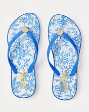 Load image into Gallery viewer, Pool Flip Flop - Resort White Tall Tales Shoe
