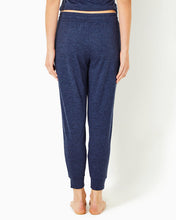 Load image into Gallery viewer, UPF 50+ 27&quot; Lillabeth Pant - Heathered Med Blue X Noir
