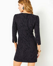 Load image into Gallery viewer, Kolton 3/4 Sleeve Stretch Shift Dress - Onyx Pineapple Pucker Jacquard
