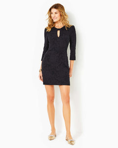 Kolton 3/4 Sleeve Stretch Shift Dress - Onyx Pineapple Pucker Jacquard