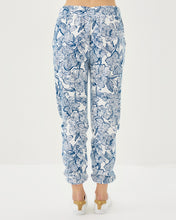 Load image into Gallery viewer, 29&quot; Silvie Terry Jogger - Coconut Unforgettable
