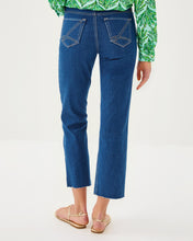 Load image into Gallery viewer, 28&quot; Lindessa High Rise Crop Jean - Medium Wash
