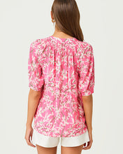 Load image into Gallery viewer, Elsa Short Sleeve Silk Top - Confetti Pink Liza
