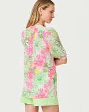 Load image into Gallery viewer, Elsa Short Sleeve Silk Top - Resort White Mum Patch
