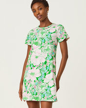 Load image into Gallery viewer, Cody Short Sleeve Dress - Putting Green Poppyland
