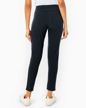 Load image into Gallery viewer, UPF 50+ Luxletic 28&quot; Corso Pant - Onyx
