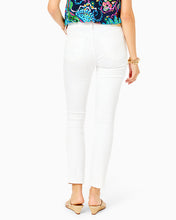 Load image into Gallery viewer, 29&quot; South Ocean High-Rise Skinny Pant - Resort White
