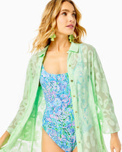 Load image into Gallery viewer, Linley Coverup - Pistachio Green Poly Crepe Swirl Clip
