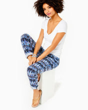 Load image into Gallery viewer, 31&quot; Taron Mid-Rise Linen Pant - Low Tide Navy Sails And Stripes
