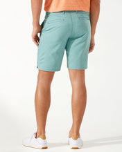 Load image into Gallery viewer, M&#39;s On Par IslandZone® 10-Inch Shorts - Neptune Green
